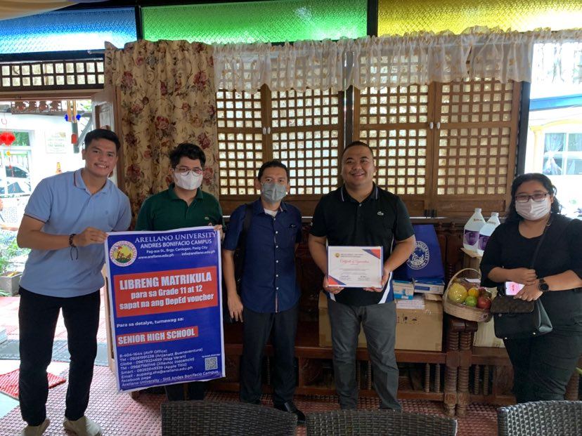 au-pasig-donates-hygiene-kits